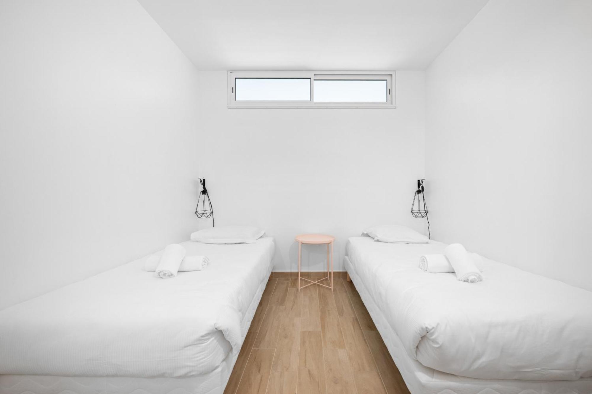 "Port Garavan" Calme, Piscine, Renove, Parking 멍똥 외부 사진