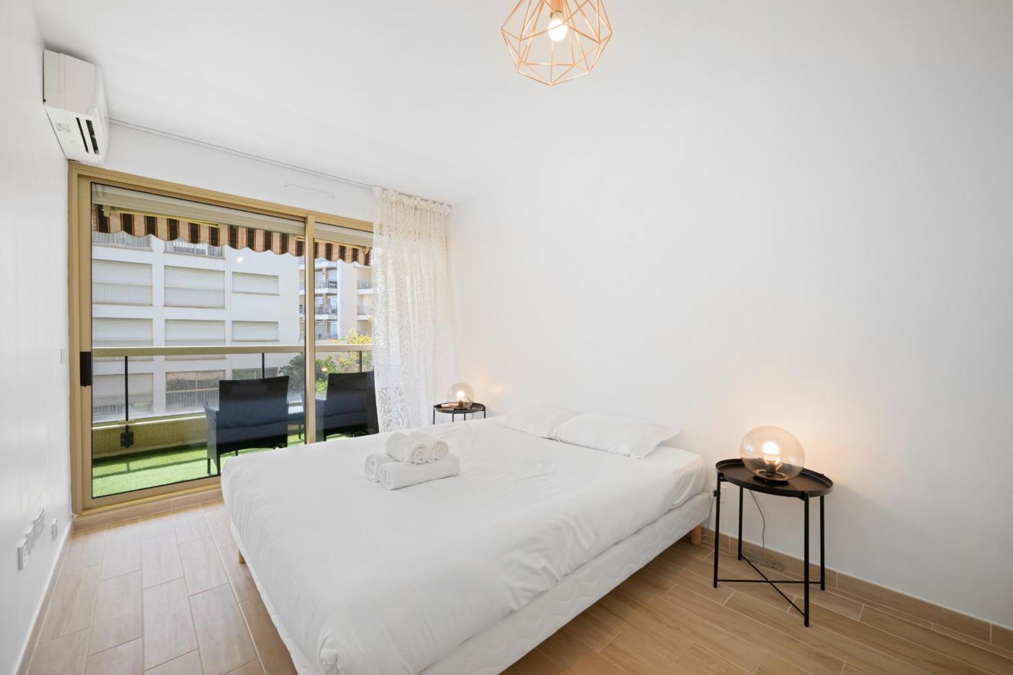 "Port Garavan" Calme, Piscine, Renove, Parking 멍똥 외부 사진